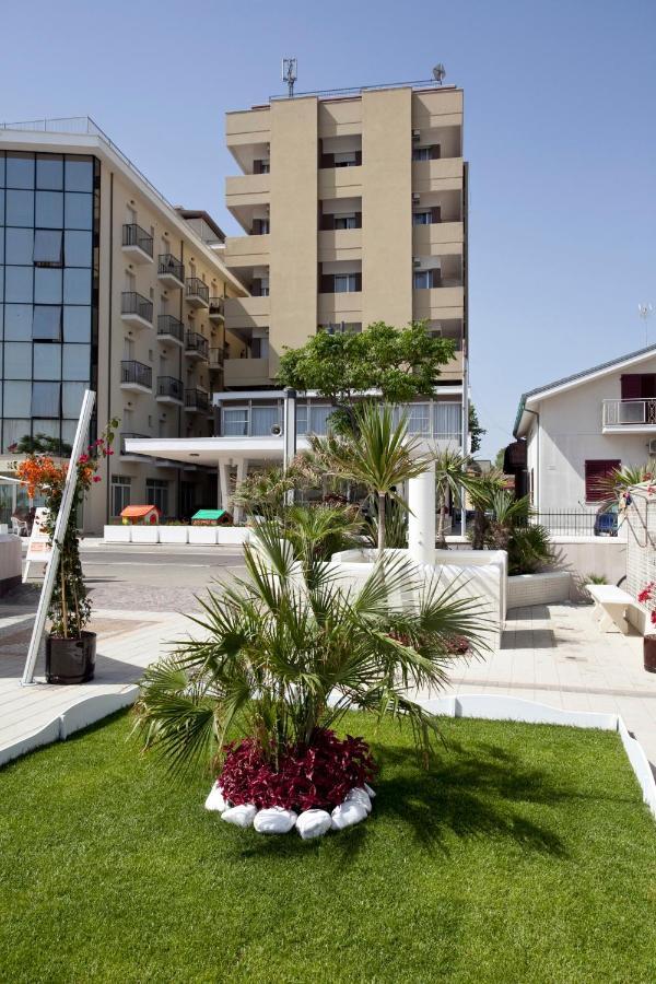 Hotel President Белларія-Іджеа-Марина Екстер'єр фото